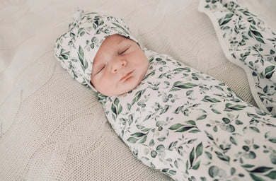Golden leaves jersey swaddle & beanie set
